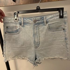 American Eagle High-Waisted Shortie